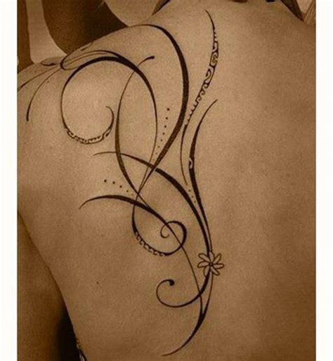 Tatouage Polynesien Colonne Vertebrale Femme Un tatouage maori sur la colonne vertébrale | Tahitian tattoo, Spine tattoos,  Polynesian tattoo